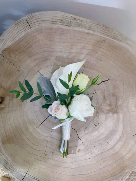 Fresh Flowers Boutonnière - Calla Lily