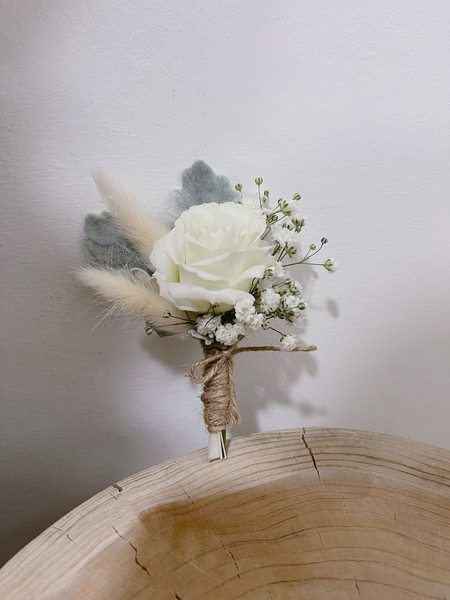 Fresh Flowers Boutonnière