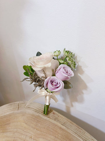 Fresh Flowers Boutonnière - Quicksand