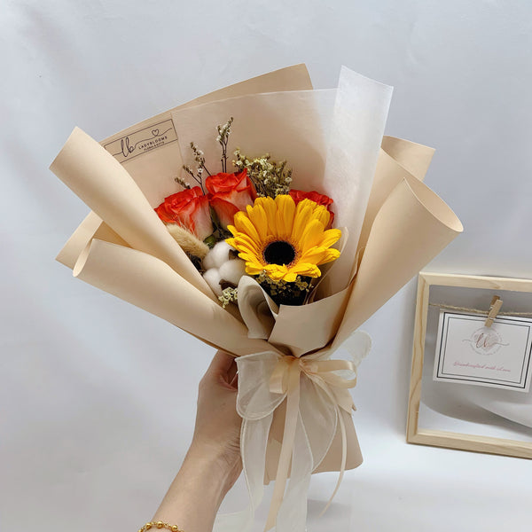 Gerbera & Roses - Strawberry Shortcake