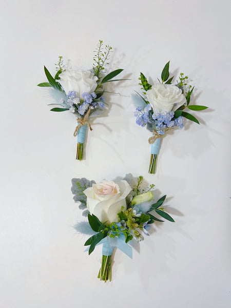 Fresh Flowers Boutonnière - Blue Oxypetalum