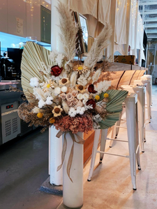 Luxurious Vase Arrangements - Blooming in Season