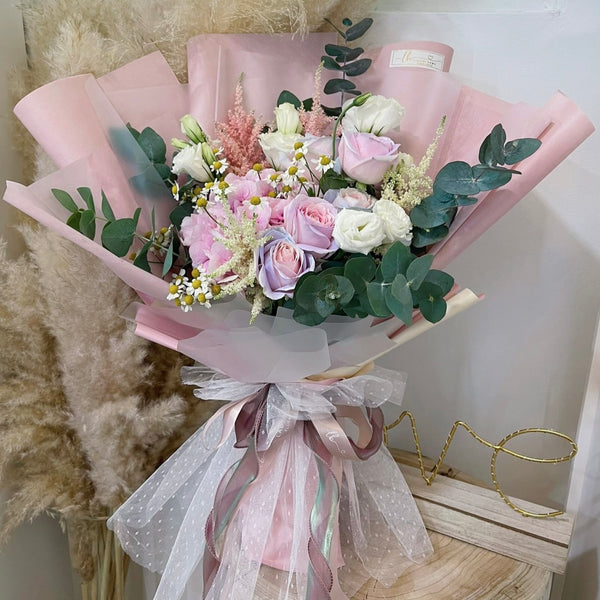 Fresh Bouquet - Pink Hydrangea with Roses in Unicorn Colour