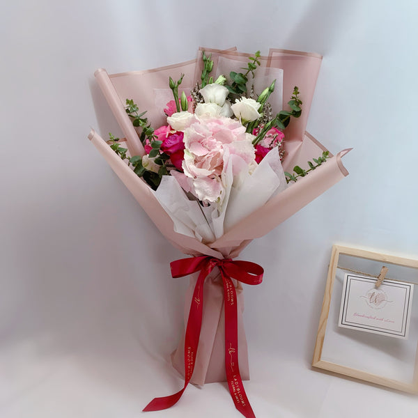 Hydrangea Bouquet - Rapsberry Sundae