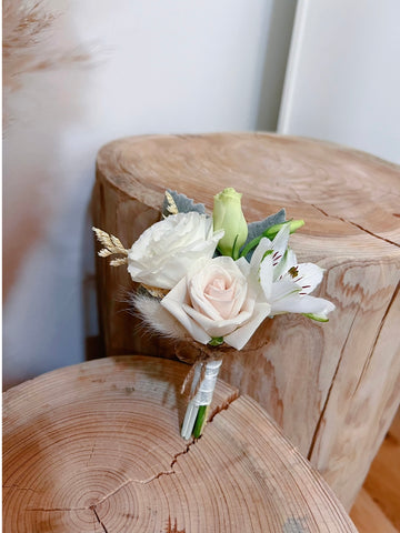 Fresh Flowers Boutonnière - Peach