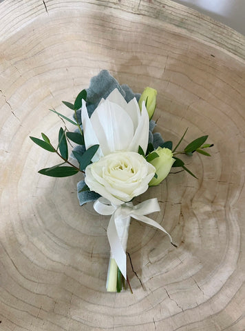 Fresh Flowers Boutonnière - White Tulips