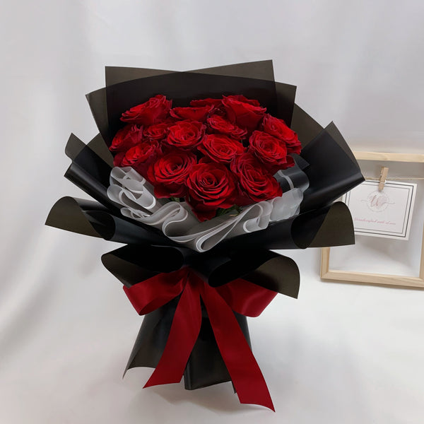 Rose Bouquet - Pretty in Red