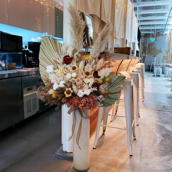 Luxurious Vase Arrangements - Blooming in Season