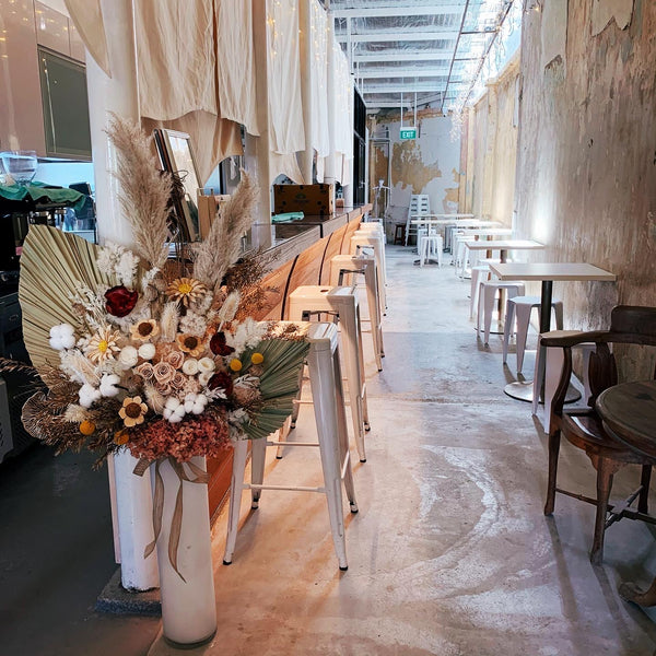 Luxurious Vase Arrangements - Blooming in Season
